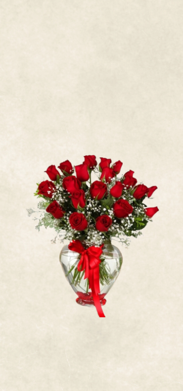kalp vazoda kırmızı gül aranjmanı kalp vazoda kırmızı gül aranjmanı
