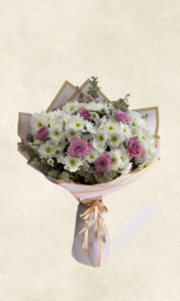 papatya ve lila gül buketi