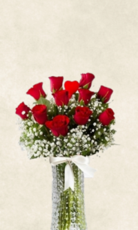 büyük vazoda 11 kırmızı gül