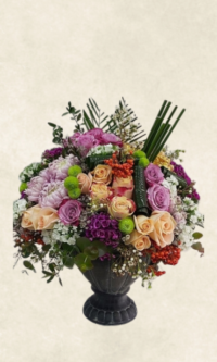 kadehte Çiçek aranjmanı