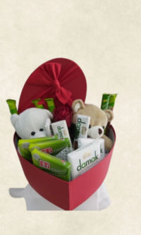 kalpli kutuda Çikolata gül ve ayıcıklar