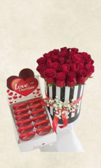 kutuda 21 gül ve kalpli Çikolata