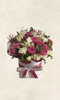 kutuda İthal pembe gül aranjmanı