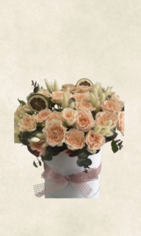 kutuda İthal pudra gül aranjmanı