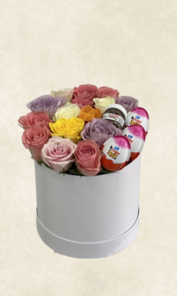 kutuda mix güller ve Çikolata